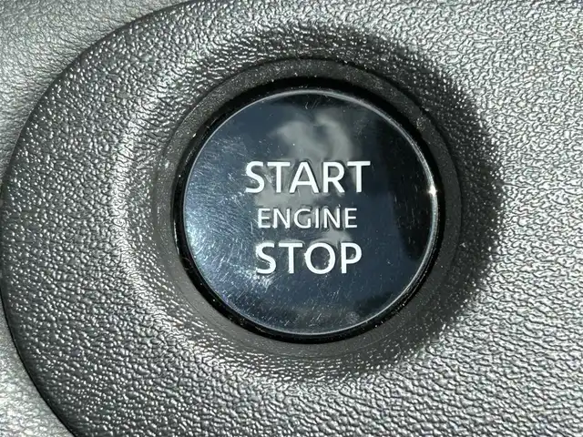日産 セレナ ハイウェイスター V 愛知県 2023(令5)年 5.3万km プリズムホワイト 純正ナビ/（AM/FM/BT/USB)/フルセグTV/アラウンドビューモニター/ETC2.0/スマートルームミラー/ドライブレコーダー/ワイヤレス充電/両側パワースライドドア/純正16インチAW/LEDヘッドライト/フォグランプ/革巻きステアリング
