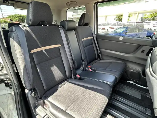 日産 セレナ ハイウェイスター V 愛知県 2023(令5)年 5.3万km プリズムホワイト 純正ナビ/（AM/FM/BT/USB)/フルセグTV/アラウンドビューモニター/ETC2.0/スマートルームミラー/ドライブレコーダー/ワイヤレス充電/両側パワースライドドア/純正16インチAW/LEDヘッドライト/フォグランプ/革巻きステアリング