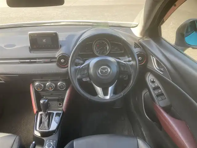 マツダ ＣＸ－３ XD ツーリング 埼玉県 2016(平28)年 9.4万km パール (株)IDOMが運営する【じしゃロン鳩ヶ谷店】の自社ローン専用車両になりますこちらは現金またはオートローンご利用時の価格です。自社ローンご希望の方は別途その旨お申付け下さい/登録時93363km/純正ナビ/　AM/FM/CD/DVD/MSV/BT/フルセグTV/バックカメラ/USB/プッシュスタート/スマートキーx1/革巻きステアリング/ステアリングリモコン/パドルシフト/ヘッドアップディスプレイ/セーフティクルーズパッケージ/　・レーダークルーズコントロール/　・車線逸脱警報システム/　・スマートブレーキサポート/　・ハイビームコントロールシステム/純正18インチAW/LEDヘッドライト/　・オートライト/純正フロアマット/ドアバイザー/電動格納機能付きウインカーミラー/　
