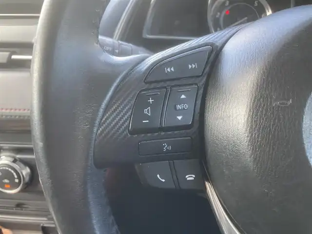 マツダ ＣＸ－３ XD ツーリング 埼玉県 2016(平28)年 9.4万km パール (株)IDOMが運営する【じしゃロン鳩ヶ谷店】の自社ローン専用車両になりますこちらは現金またはオートローンご利用時の価格です。自社ローンご希望の方は別途その旨お申付け下さい/登録時93363km/純正ナビ/　AM/FM/CD/DVD/MSV/BT/フルセグTV/バックカメラ/USB/プッシュスタート/スマートキーx1/革巻きステアリング/ステアリングリモコン/パドルシフト/ヘッドアップディスプレイ/セーフティクルーズパッケージ/　・レーダークルーズコントロール/　・車線逸脱警報システム/　・スマートブレーキサポート/　・ハイビームコントロールシステム/純正18インチAW/LEDヘッドライト/　・オートライト/純正フロアマット/ドアバイザー/電動格納機能付きウインカーミラー/　