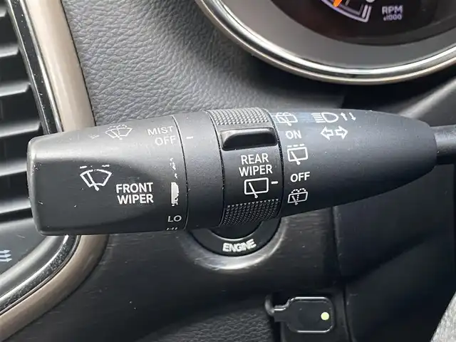 クライスラー・ジープ ジープ グランドチェロキー アルティテュード 福岡県 2015(平27)年 8.6万km ブライトホワイト 純正ナビ/CD/Bluetooth/USB/フルセグTV/後席社外モニター/クルーズコントロール/黒半革/シートヒーター/パワーシート/Bカメラ/ETC/スマートキー/スペアキー×1/オートワイパー/コーナーセンサー/HIDヘッドライト/保証書/取扱説明書