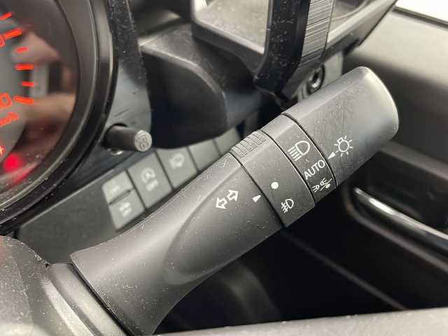 スズキ ジムニー XC 栃木県 2023(令5)年 2.2万km キネティックイエロー/ブラックトップ2トーン 5MT/純正メモリーナビ(Panasonic CN-HZ885)/・Bluetooth/フルセグTV/CD/DVD/SD/AM/FM/スズキセーフティサポート/・デュアルカメラブレーキサポート/・ハイビームアシスト/・車線逸脱警報/・ふらつき警報/・標識認識/ビルトインETC/純正前後ドライブレコーダー/ヒルディセントコントロール/LEDヘッドライト/フォグランプ/プッシュスタート/純正フロアマット(ラバータイプ)/マッドガード/サイド+カーテンエアバッグ/スマートキー×2本