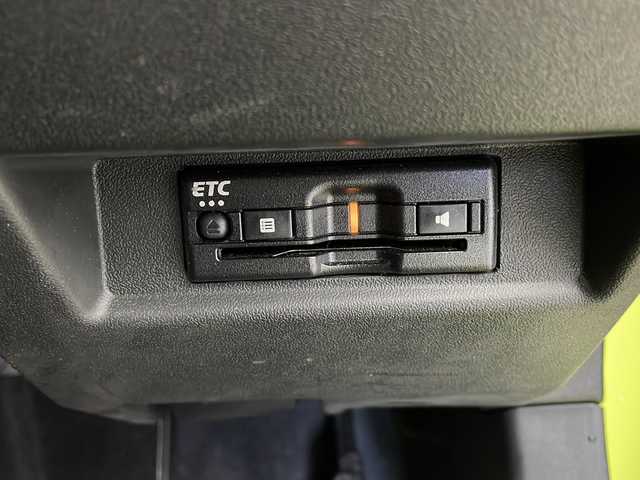 スズキ ジムニー XC 栃木県 2023(令5)年 2.2万km キネティックイエロー/ブラックトップ2トーン 5MT/純正メモリーナビ(Panasonic CN-HZ885)/・Bluetooth/フルセグTV/CD/DVD/SD/AM/FM/スズキセーフティサポート/・デュアルカメラブレーキサポート/・ハイビームアシスト/・車線逸脱警報/・ふらつき警報/・標識認識/ビルトインETC/純正前後ドライブレコーダー/ヒルディセントコントロール/LEDヘッドライト/フォグランプ/プッシュスタート/純正フロアマット(ラバータイプ)/マッドガード/サイド+カーテンエアバッグ/スマートキー×2本