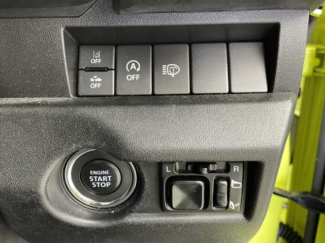 スズキ ジムニー XC 栃木県 2023(令5)年 2.2万km キネティックイエロー/ブラックトップ2トーン 5MT/純正メモリーナビ(Panasonic CN-HZ885)/・Bluetooth/フルセグTV/CD/DVD/SD/AM/FM/スズキセーフティサポート/・デュアルカメラブレーキサポート/・ハイビームアシスト/・車線逸脱警報/・ふらつき警報/・標識認識/ビルトインETC/純正前後ドライブレコーダー/ヒルディセントコントロール/LEDヘッドライト/フォグランプ/プッシュスタート/純正フロアマット(ラバータイプ)/マッドガード/サイド+カーテンエアバッグ/スマートキー×2本