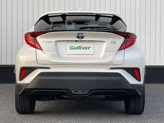 トヨタ Ｃ－ＨＲ G モード ネロ セーフティプラス 千葉県 2020(令2)年 1.9万km ホワイトパールクリスタルシャイン 純正8インチナビ/(BT/FM/AM)/全周囲カメラ/ブラインドスポットモニター/衝突被害軽減システム/車線逸脱警報/クルーズコントロール/ハーフレザーシート/横滑り防止装置/ETC/ドライブレコーダー/アイドリングストップ/LEDヘッドライト/フォグランプ/オートライト/ウィンカーミラー/電動格納ミラー/純正18インチAW/シートヒーター/プッシュスタート/スマートキー/フロアマット/ドアバイザー