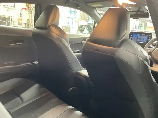 トヨタ Ｃ－ＨＲ G モード ネロ セーフティプラス 千葉県 2020(令2)年 1.9万km ホワイトパールクリスタルシャイン 純正8インチナビ/(BT/FM/AM)/全周囲カメラ/ブラインドスポットモニター/衝突被害軽減システム/車線逸脱警報/クルーズコントロール/ハーフレザーシート/横滑り防止装置/ETC/ドライブレコーダー/アイドリングストップ/LEDヘッドライト/フォグランプ/オートライト/ウィンカーミラー/電動格納ミラー/純正18インチAW/シートヒーター/プッシュスタート/スマートキー/フロアマット/ドアバイザー