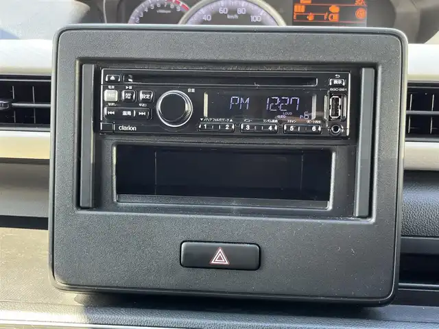 スズキ ワゴンＲ HYBRID FX 三重県 2018(平30)年 4.6万km ピュアホワイトP 社外オーディオ（AM/FM/CD）/マイルドハイブリッド/アイドリングストップシステム/シートヒーター（運転席）/オートエアコン/リアヒーターダクト/エコクール/スペアキー/メッキ加飾付ブラックパールフロントグリル/フロントリア標準バンパー/ボディ同色ドアミラー（電動格納機能付）/ボディ同色アウトサイドドアハンドル/155/65R14タイヤ/14インチフルホイールキャップ/ブラック内装/ホワイトインパネ加飾/ウレタン製ステアリングホイール/ホワイト目盛自発光式アナログメーター/タコメーター/オレンジ照明マルチインフォメーションディスプレイ/ブラックドット調ファブリックシート/リモコンキー