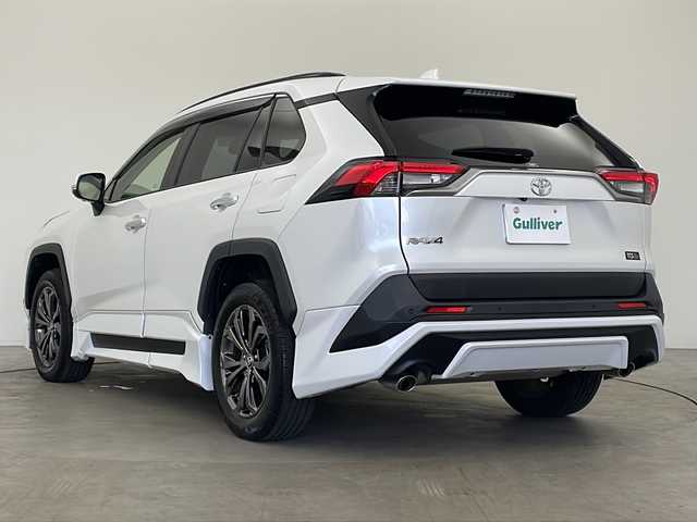 トヨタ ＲＡＶ４ G 秋田県 2022(令4)年 2.4万km プラチナホワイトパールマイカ 4WD/TRDエアロ（F/S/R）/ルーフレール/パワーバックドア/純正ディスプレイオーディオ/全方位カメラ・バックカメラ/ビルトインETC2.0/トヨタセーフティセンス/アダプティブクルーズコントロール/オートマチックハイビーム/クリアランスソナー/横滑り防止装置/レザーシート/D席パワーシート/前席シートヒーター/ステアリングヒーター/ステアリングリモコン/電動パーキングブレーキ/オートブレーキホールド/LEDヘッドランプ/フォグランプ/USBポート/純正フロアマット/純正ドアバイザー
