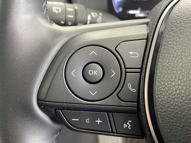 トヨタ ＲＡＶ４ G 秋田県 2022(令4)年 2.4万km プラチナホワイトパールマイカ 4WD/TRDエアロ（F/S/R）/ルーフレール/パワーバックドア/純正ディスプレイオーディオ/全方位カメラ・バックカメラ/ビルトインETC2.0/トヨタセーフティセンス/アダプティブクルーズコントロール/オートマチックハイビーム/クリアランスソナー/横滑り防止装置/レザーシート/D席パワーシート/前席シートヒーター/ステアリングヒーター/ステアリングリモコン/電動パーキングブレーキ/オートブレーキホールド/LEDヘッドランプ/フォグランプ/USBポート/純正フロアマット/純正ドアバイザー