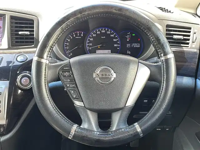 日産 エルグランド 250HWS アーバンクロム 兵庫県 2012(平24)年 10.4万km 白 (株)IDOMが運営する【じしゃロン神戸名谷店】の自社ローン専用車両になりますこちらは現金またはオートローンご利用時の価格です。自社ローンご希望の方は別途その旨お申付け下さい。/純正ナビ/ビルトインETC/Bluetooth/フルセグ/CD/オートライト/スペアキー1本有/フリップダウンモニター/オットマン/ステアリングリモコン/両側パワースライドドア