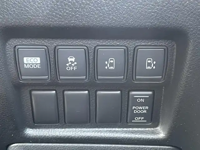 日産 エルグランド 250HWS アーバンクロム 兵庫県 2012(平24)年 10.4万km 白 (株)IDOMが運営する【じしゃロン神戸名谷店】の自社ローン専用車両になりますこちらは現金またはオートローンご利用時の価格です。自社ローンご希望の方は別途その旨お申付け下さい。/純正ナビ/ビルトインETC/Bluetooth/フルセグ/CD/オートライト/スペアキー1本有/フリップダウンモニター/オットマン/ステアリングリモコン/両側パワースライドドア