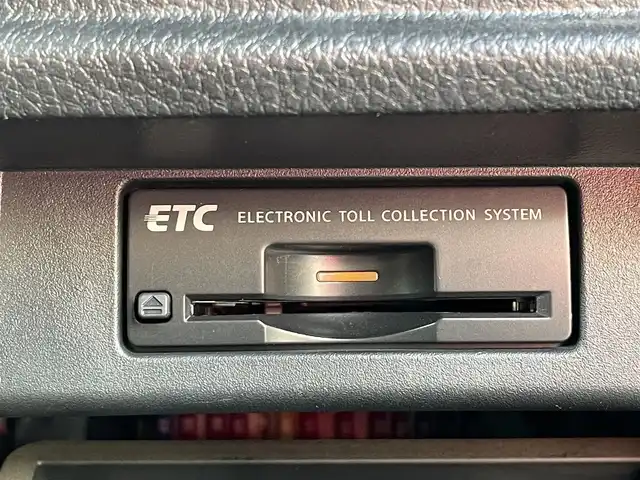 日産 エルグランド 250HWS アーバンクロム 兵庫県 2012(平24)年 10.4万km 白 (株)IDOMが運営する【じしゃロン神戸名谷店】の自社ローン専用車両になりますこちらは現金またはオートローンご利用時の価格です。自社ローンご希望の方は別途その旨お申付け下さい。/純正ナビ/ビルトインETC/Bluetooth/フルセグ/CD/オートライト/スペアキー1本有/フリップダウンモニター/オットマン/ステアリングリモコン/両側パワースライドドア