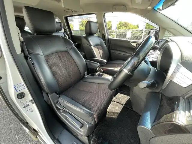 日産 エルグランド 250HWS アーバンクロム 兵庫県 2012(平24)年 10.4万km 白 (株)IDOMが運営する【じしゃロン神戸名谷店】の自社ローン専用車両になりますこちらは現金またはオートローンご利用時の価格です。自社ローンご希望の方は別途その旨お申付け下さい。/純正ナビ/ビルトインETC/Bluetooth/フルセグ/CD/オートライト/スペアキー1本有/フリップダウンモニター/オットマン/ステアリングリモコン/両側パワースライドドア