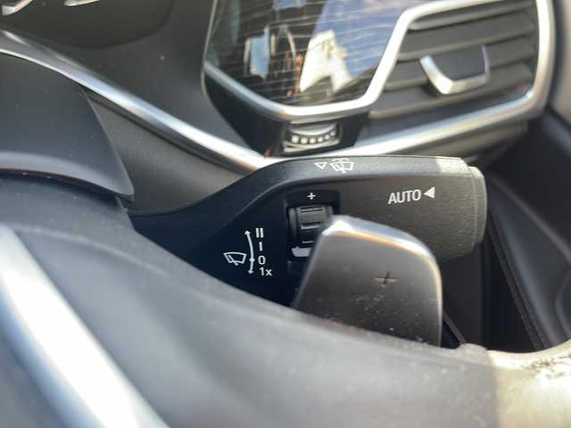 ＢＭＷ ７４０ｉ Mスポーツ 静岡県 2016(平28)年 2.7万km アルピンホワイトⅢ /純正ナビ/地デジTV//純正CD/DVD/Bluetooth//バック/全周囲カメラ//サンルーフ//レザーシート//シートヒーター/エアシート//純正19インチAW//レーダークルーズコントロール//パワートランク//プッシュスタート//ドライブレコーダー//ETC