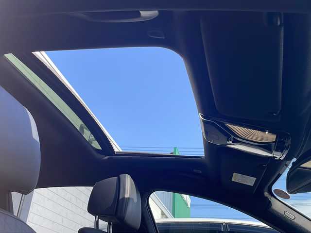 ＢＭＷ ７４０ｉ Mスポーツ 静岡県 2016(平28)年 2.7万km アルピンホワイトⅢ /純正ナビ/地デジTV//純正CD/DVD/Bluetooth//バック/全周囲カメラ//サンルーフ//レザーシート//シートヒーター/エアシート//純正19インチAW//レーダークルーズコントロール//パワートランク//プッシュスタート//ドライブレコーダー//ETC