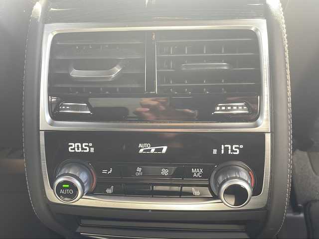 ＢＭＷ ７４０ｉ Mスポーツ 静岡県 2016(平28)年 2.7万km アルピンホワイトⅢ /純正ナビ/地デジTV//純正CD/DVD/Bluetooth//バック/全周囲カメラ//サンルーフ//レザーシート//シートヒーター/エアシート//純正19インチAW//レーダークルーズコントロール//パワートランク//プッシュスタート//ドライブレコーダー//ETC