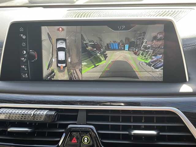 ＢＭＷ ７４０ｉ Mスポーツ 静岡県 2016(平28)年 2.7万km アルピンホワイトⅢ /純正ナビ/地デジTV//純正CD/DVD/Bluetooth//バック/全周囲カメラ//サンルーフ//レザーシート//シートヒーター/エアシート//純正19インチAW//レーダークルーズコントロール//パワートランク//プッシュスタート//ドライブレコーダー//ETC