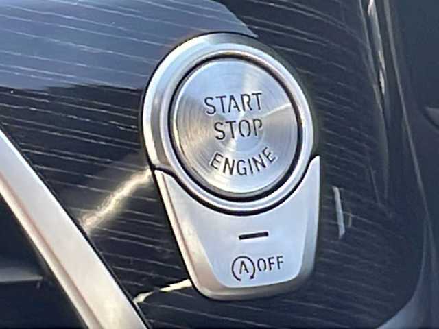 ＢＭＷ ７４０ｉ Mスポーツ 静岡県 2016(平28)年 2.7万km アルピンホワイトⅢ /純正ナビ/地デジTV//純正CD/DVD/Bluetooth//バック/全周囲カメラ//サンルーフ//レザーシート//シートヒーター/エアシート//純正19インチAW//レーダークルーズコントロール//パワートランク//プッシュスタート//ドライブレコーダー//ETC