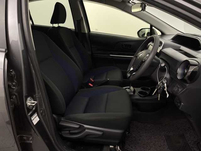 トヨタ アクア S 新潟県 2020(令2)年 3.7万km グレーメタリック プリクラッシュセーフティ/純正SDナビ/　CD/ワンセグTV/Bluetooth/バックカメラ/電格ミラー/ウィンカーミラー/オートハイビーム/レーンディパーチャーアラート/ビルトインETC