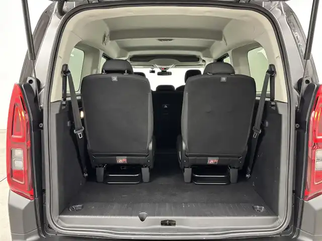 シトロエン シトロエン ベルランゴ ロング シャインブルーHDiXTRパック 福岡県 2023(令5)年 3.6万km グレー 純正ディスプレイオーディオ　/バック／サイドカメラ　/ＥＴＣ　/前方ドライブレコーダー　/クルーズコントロール　/コーナーセンサー　/レーンキープ　/ブラインドスポットモニター　/純正１７インチＡＷ　/ＬＥＤライト　/ルーフレール