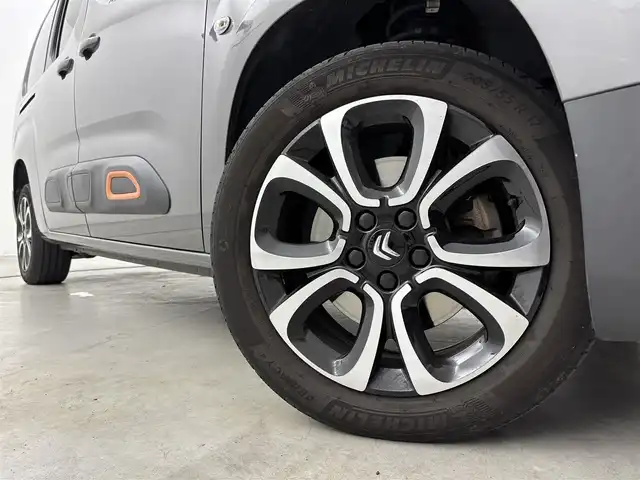 シトロエン シトロエン ベルランゴ ロング シャインブルーHDiXTRパック 福岡県 2023(令5)年 3.6万km グレー 純正ディスプレイオーディオ　/バック／サイドカメラ　/ＥＴＣ　/前方ドライブレコーダー　/クルーズコントロール　/コーナーセンサー　/レーンキープ　/ブラインドスポットモニター　/純正１７インチＡＷ　/ＬＥＤライト　/ルーフレール