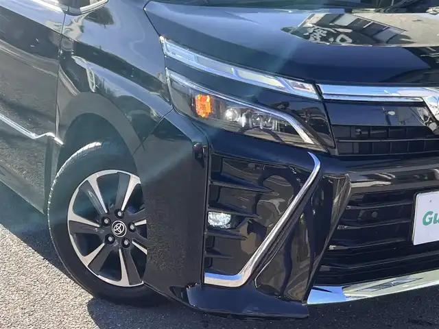 トヨタ ヴォクシー ZS 煌Ⅲ 京都府 2020(令2)年 9.1万km ブラック  ワンオーナー/ トヨタセーフティセンス/ 両側パワースライドドア/ 純正10インチSDFナビ/・　バックカメラ/・　フルセグTV/・　CD/DVD/BTオーディオ/ 前後ドラレコ/ ビルトインETC/ ハーフレザーシート/ HDMI端子/ USB端子/ クルーズコントロール/ ステアリモコン/ 前後ソナー/ 純正16インチアルミ/ 純正フロアマット/ ドアバイザー/ 新車時保証書/ 車両取説