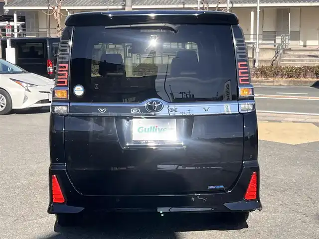 トヨタ ヴォクシー ZS 煌Ⅲ 京都府 2020(令2)年 9.1万km ブラック  ワンオーナー/ トヨタセーフティセンス/ 両側パワースライドドア/ 純正10インチSDFナビ/・　バックカメラ/・　フルセグTV/・　CD/DVD/BTオーディオ/ 前後ドラレコ/ ビルトインETC/ ハーフレザーシート/ HDMI端子/ USB端子/ クルーズコントロール/ ステアリモコン/ 前後ソナー/ 純正16インチアルミ/ 純正フロアマット/ ドアバイザー/ 新車時保証書/ 車両取説
