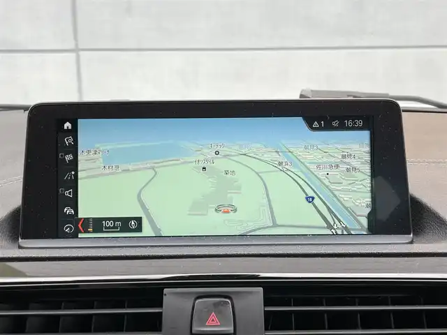 ＢＭＷ １１８ｄ スポーツ 千葉県 2018(平30)年 6.6万km アルピンホワイトⅢ 純正HDDナビ/CD/DVD/BT/ミュージックサーバー/バックカメラ/ETC/ドライブレコーダー/衝突被害軽減ブレーキ/レーンキープアシスト/クルーズコントロール/シートヒーター /ステアリングスイッチ/コーナーセンサー/スマートキー/プッシュスタート/LEDヘッドライト/オートライト/フォグランプ/純正16インチアルミホイール/純正16インチAW冬タイヤ車載