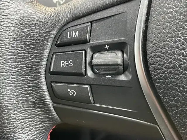 ＢＭＷ １１８ｄ スポーツ 千葉県 2018(平30)年 6.6万km アルピンホワイトⅢ 純正HDDナビ/CD/DVD/BT/ミュージックサーバー/バックカメラ/ETC/ドライブレコーダー/衝突被害軽減ブレーキ/レーンキープアシスト/クルーズコントロール/シートヒーター /ステアリングスイッチ/コーナーセンサー/スマートキー/プッシュスタート/LEDヘッドライト/オートライト/フォグランプ/純正16インチアルミホイール/純正16インチAW冬タイヤ車載