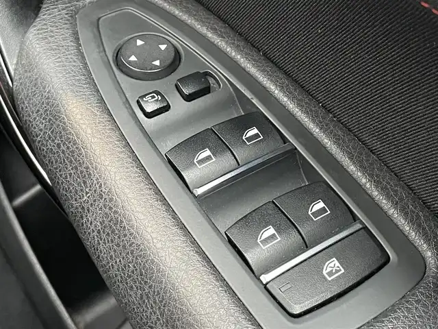 ＢＭＷ １１８ｄ スポーツ 千葉県 2018(平30)年 6.6万km アルピンホワイトⅢ 純正HDDナビ/CD/DVD/BT/ミュージックサーバー/バックカメラ/ETC/ドライブレコーダー/衝突被害軽減ブレーキ/レーンキープアシスト/クルーズコントロール/シートヒーター /ステアリングスイッチ/コーナーセンサー/スマートキー/プッシュスタート/LEDヘッドライト/オートライト/フォグランプ/純正16インチアルミホイール/純正16インチAW冬タイヤ車載