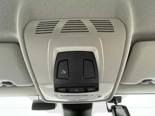 ＢＭＷ １１８ｄ スポーツ 千葉県 2018(平30)年 6.6万km アルピンホワイトⅢ 純正HDDナビ/CD/DVD/BT/ミュージックサーバー/バックカメラ/ETC/ドライブレコーダー/衝突被害軽減ブレーキ/レーンキープアシスト/クルーズコントロール/シートヒーター /ステアリングスイッチ/コーナーセンサー/スマートキー/プッシュスタート/LEDヘッドライト/オートライト/フォグランプ/純正16インチアルミホイール/純正16インチAW冬タイヤ車載