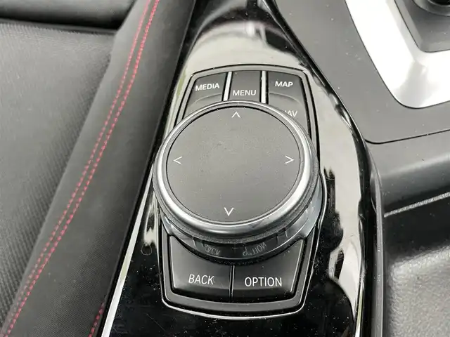 ＢＭＷ １１８ｄ スポーツ 千葉県 2018(平30)年 6.6万km アルピンホワイトⅢ 純正HDDナビ/CD/DVD/BT/ミュージックサーバー/バックカメラ/ETC/ドライブレコーダー/衝突被害軽減ブレーキ/レーンキープアシスト/クルーズコントロール/シートヒーター /ステアリングスイッチ/コーナーセンサー/スマートキー/プッシュスタート/LEDヘッドライト/オートライト/フォグランプ/純正16インチアルミホイール/純正16インチAW冬タイヤ車載