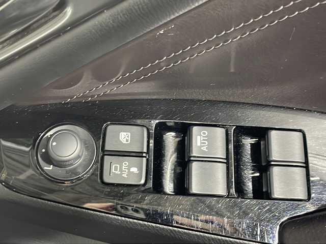 マツダ アクセラ スポーツ 15S Lパッケージ 福岡県 2018(平30)年 3万km ジェットブラックマイカ ・Bカメラ/・全方位カメラ/・ACC/・フルセグTV/・純正ナビ/・18インチ純正ホイール/・シートヒーター/・ステアリングヒーター/・LEDヘッドライト/・Bluetooth/・CD/DVD/・プッシュスタート/・スマートキー/・ハーフレザー/・ヘッドアップディスプレイ/・ブラインドスポットアシスト