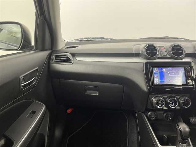 スズキ スイフト RS 大分県 2020(令2)年 7.7万km スーパーブラックパール 純正７型ナビ　CN-RZ753W/（CD/DVD/BT/SD/フルセグTV)/バックカメラ/ＥＴＣ/デュアルブレーキセンサーサポート/車線逸脱警報装置/ふらつき警報装置/先行車発信お知らせ機能/パドルシフト/シートヒーター/ステアリングリモコン/電動格納ミラー/フォグランプ/スペアキー1本