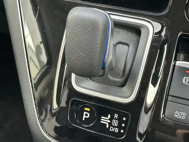 日産 セレナ e－パワー ハイウェイスター V 群馬県 2020(令2)年 5.8万km ブリリアントホワイトパール 2トーン セーフティパックB/純正10型ナビ/CD・DVD・BD・USB/SD・BT・フルセグTV/両側パワースライドドア/プロパイロット/アラウンドビューモニター/純正ドライブレコーダー/ビルトインETC/横滑り防止装置/レーンキープアシスト/衝突軽減ブレーキ/アイドリングストップ/LEDヘッドライト/純正アルミホイール/純正フロアマット/取説・保証書/スマートキー×2