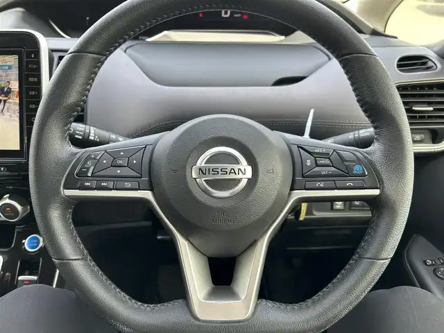 日産 セレナ e－パワー ハイウェイスター V 群馬県 2020(令2)年 5.8万km ブリリアントホワイトパール 2トーン セーフティパックB/純正10型ナビ/CD・DVD・BD・USB/SD・BT・フルセグTV/両側パワースライドドア/プロパイロット/アラウンドビューモニター/純正ドライブレコーダー/ビルトインETC/横滑り防止装置/レーンキープアシスト/衝突軽減ブレーキ/アイドリングストップ/LEDヘッドライト/純正アルミホイール/純正フロアマット/取説・保証書/スマートキー×2