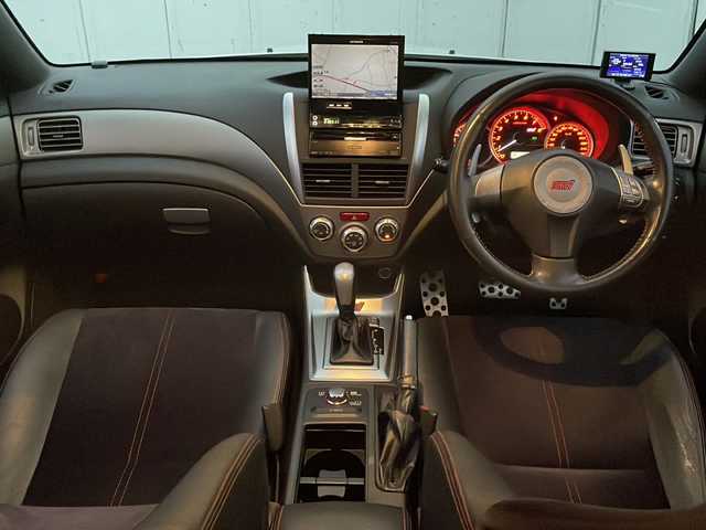 スバル インプレッサ ＷＲＸ STI A－Line タイプS 埼玉県 2010(平22)年 12.1万km サテンホワイトパール ４ＷＤ＆ターボ/ハーフレザーシート/運転席パワーシート/ＥＴＣ/前方ドライブレコーダー/クルーズコントロール/革巻きステアリング/パドルシフト/純正エアロ/純正１８inアルミホイール/ＨＩＤライト/フォグランプ/ウィンカーミラー/電動格納ミラー/スマートキー/プッシュスタート/Ｗ＆サイド＆カーテンエアバッグ/横滑り防止装置/ＡＢＳ/ドアバイザー/フロアマット/新車保証書/取扱説明書/スマートスペアキー有