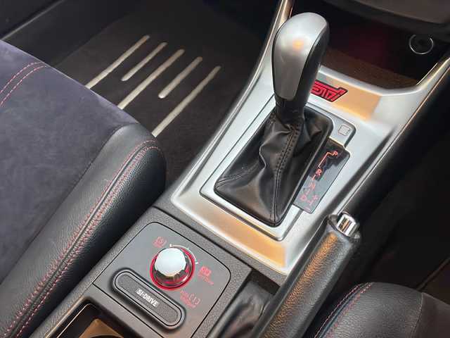 スバル インプレッサ ＷＲＸ STI A－Line タイプS 埼玉県 2010(平22)年 12.1万km サテンホワイトパール ４ＷＤ＆ターボ/ハーフレザーシート/運転席パワーシート/ＥＴＣ/前方ドライブレコーダー/クルーズコントロール/革巻きステアリング/パドルシフト/純正エアロ/純正１８inアルミホイール/ＨＩＤライト/フォグランプ/ウィンカーミラー/電動格納ミラー/スマートキー/プッシュスタート/Ｗ＆サイド＆カーテンエアバッグ/横滑り防止装置/ＡＢＳ/ドアバイザー/フロアマット/新車保証書/取扱説明書/スマートスペアキー有