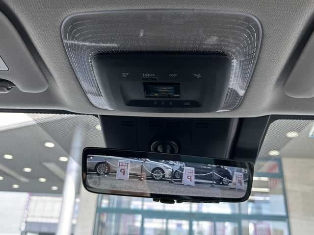 トヨタ プリウス Z 愛知県 2023(令5)年 1.2万km プラチナホワイトパールマイカ 登録時走行距離11144km/ワンオーナー/純正12インチHDDナビ/（Bluetooth/フルセグTV/Miracast)/パラノミックビューモニター/インテリジェントクリアナンスソナー/純正ドラレコ前後/純正デジタルインナーミラー/トヨタセーフティー/プリクラッシュセーフティー/アダブティブクルーズコントロール/レーンディパーチャーアラート/レーントーシングアラート/ブラインドスポットモニター/オートマチックハイビーム/リヤクロストラフィックアラート/パワーバックドア/シートヒーター/ベンチレーション/ビルドイン2.0ETC/D席メモリ機能パワーシート/ステアリングヒーター/ＴＶキャンセラー/電子パーキング/ＡＣ１００Ｖアクセサリー/スペヤタイヤ×１/ＵＳＢ端子/革巻きステアリング/ステアリングスイッチ/フォグランプ/ＬＥＤライト/ドアバイザー/スマートキー/保証書