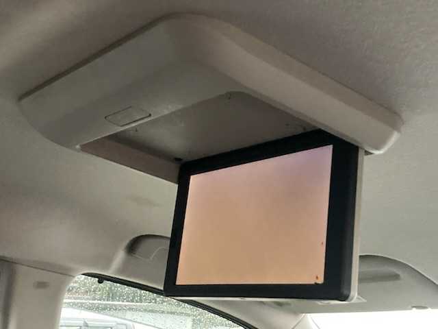 日産 セレナ ハイウェイスター 三重県 2017(平29)年 11万km ダイヤモンドブラック (株)IDOMが運営する【じしゃロン四日市店】の自社ローン専用車両になります。こちらは現金またはオートローンご利用時の価格です。自社ローンご希望の方は別途その旨お申付け下さい/純正SDナビ（CD/DVD/AM/FM/BT）/衝突軽減システム/両側パワースライドドア/フリップダウンモニター/全方位カメラ/フルセグTV/前方向ドライブレコーダー/エンジンスタートボタン/スマートキー/ETC/社外16インチAW/アイドリングストップ