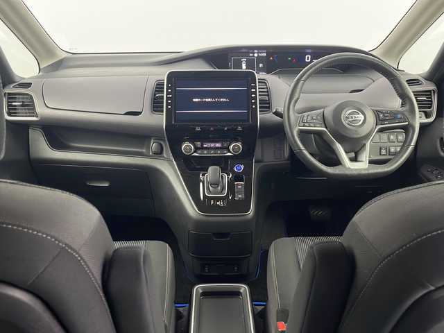 日産 セレナ e－パワー ハイウェイスター V 埼玉県 2021(令3)年 5.9万km ダイヤモンドブラック 純正SDナビ　/全方位カメラ　/ＢＳＭ　/シートヒーター　/プロパイロット　/ビルトインＥＴＣ　/デジタルインナーミラー　/ドライブレコーダー　/ステアリングヒーター　/両側パワースライドドア　/ブレードホールド　/ＬＥＤ/純正フロアマット/純正アルミホイール/フロントフォグランプ/ウィンカーミラー/ドアバイザー/プッシュスタート/スマートキー
