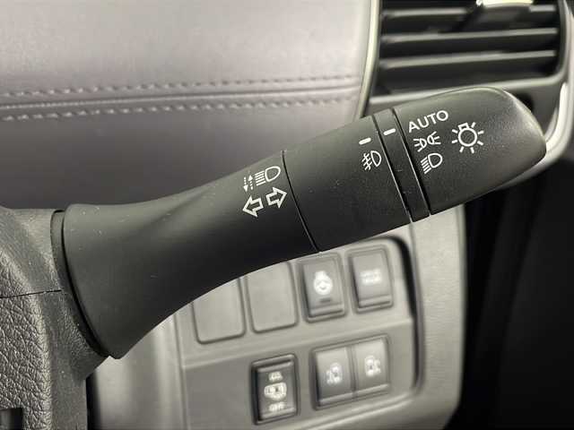 日産 セレナ e－パワー ハイウェイスター V 埼玉県 2021(令3)年 5.9万km ダイヤモンドブラック 純正SDナビ　/全方位カメラ　/ＢＳＭ　/シートヒーター　/プロパイロット　/ビルトインＥＴＣ　/デジタルインナーミラー　/ドライブレコーダー　/ステアリングヒーター　/両側パワースライドドア　/ブレードホールド　/ＬＥＤ/純正フロアマット/純正アルミホイール/フロントフォグランプ/ウィンカーミラー/ドアバイザー/プッシュスタート/スマートキー