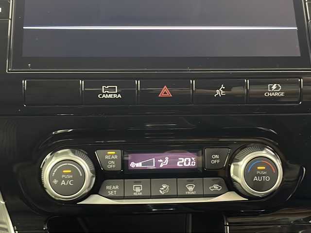 日産 セレナ e－パワー ハイウェイスター V 埼玉県 2021(令3)年 5.9万km ダイヤモンドブラック 純正SDナビ　/全方位カメラ　/ＢＳＭ　/シートヒーター　/プロパイロット　/ビルトインＥＴＣ　/デジタルインナーミラー　/ドライブレコーダー　/ステアリングヒーター　/両側パワースライドドア　/ブレードホールド　/ＬＥＤ/純正フロアマット/純正アルミホイール/フロントフォグランプ/ウィンカーミラー/ドアバイザー/プッシュスタート/スマートキー