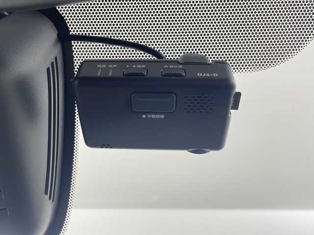 日産 セレナ e－パワー ハイウェイスター V 埼玉県 2021(令3)年 5.9万km ダイヤモンドブラック 純正SDナビ　/全方位カメラ　/ＢＳＭ　/シートヒーター　/プロパイロット　/ビルトインＥＴＣ　/デジタルインナーミラー　/ドライブレコーダー　/ステアリングヒーター　/両側パワースライドドア　/ブレードホールド　/ＬＥＤ/純正フロアマット/純正アルミホイール/フロントフォグランプ/ウィンカーミラー/ドアバイザー/プッシュスタート/スマートキー