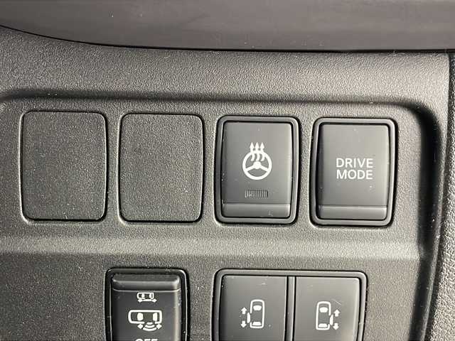 日産 セレナ e－パワー ハイウェイスター V 埼玉県 2021(令3)年 5.9万km ダイヤモンドブラック 純正SDナビ　/全方位カメラ　/ＢＳＭ　/シートヒーター　/プロパイロット　/ビルトインＥＴＣ　/デジタルインナーミラー　/ドライブレコーダー　/ステアリングヒーター　/両側パワースライドドア　/ブレードホールド　/ＬＥＤ/純正フロアマット/純正アルミホイール/フロントフォグランプ/ウィンカーミラー/ドアバイザー/プッシュスタート/スマートキー