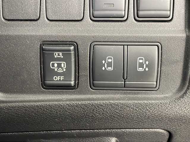 日産 セレナ e－パワー ハイウェイスター V 埼玉県 2021(令3)年 5.9万km ダイヤモンドブラック 純正SDナビ　/全方位カメラ　/ＢＳＭ　/シートヒーター　/プロパイロット　/ビルトインＥＴＣ　/デジタルインナーミラー　/ドライブレコーダー　/ステアリングヒーター　/両側パワースライドドア　/ブレードホールド　/ＬＥＤ/純正フロアマット/純正アルミホイール/フロントフォグランプ/ウィンカーミラー/ドアバイザー/プッシュスタート/スマートキー