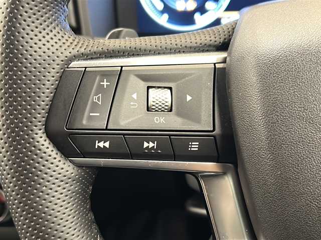 三菱 アウトランダー ＰＨＥＶ G 岐阜県 2022(令4)年 4.4万km ホワイトダイヤモンド 4WD/MI-PILOT/PHEV充電ケーブル付/パワーバックドア/純正ナビゲーション/アラウンドビューモニター/フルセグテレビ/AppleCarPlay/Bluetooth/ワイヤレス充電/USB接続/レーダークルーズコントロール/ブラインドスポットモニター(BSM)/ドライブレコーダー/ハーフレザーシート/シートヒーター/パワーシート/ステアリングヒーター/パドルシフト/プッシュスタート/スマートキー/純正フロアマット/LEDヘッドライト/オートライト/オートマチックハイビーム/ルーフレール/純正アルミホイール