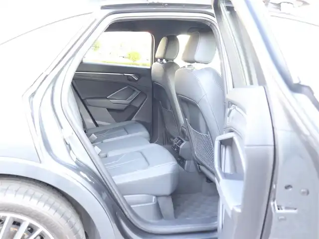 アウディ アウディ Ｑ３ SB 35TDIクワトロ Sライン 神奈川県 2023(令5)年 2.1万km グレー ワンオーナー/コンビニエンス/アシスタントパッケージ/プラスパッケージ/テクノロジーパッケージ/純正ナビ/全方位カメラ/ミラー型ドライブレコーダー/クルーズコントロール/プッシュスタート/ETC2.0/LEDヘッドライト/保証書/取説/記録(R.6.7)/スペアスマートキー/ルーフキャリア/ルーフラック