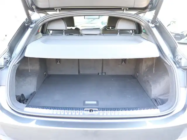 アウディ アウディ Ｑ３ SB 35TDIクワトロ Sライン 神奈川県 2023(令5)年 2.1万km グレー ワンオーナー/コンビニエンス/アシスタントパッケージ/プラスパッケージ/テクノロジーパッケージ/純正ナビ/全方位カメラ/ミラー型ドライブレコーダー/クルーズコントロール/プッシュスタート/ETC2.0/LEDヘッドライト/保証書/取説/記録(R.6.7)/スペアスマートキー/ルーフキャリア/ルーフラック