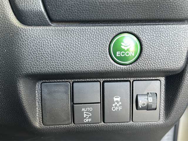 ホンダ フィット 13G Fパッケージ 愛媛県 2017(平29)年 2万km プレミアムホワイトパールⅡ Gorillaポータブルナビ(ワンセグTV/SD)/ETC/スペアキー/社外フロアマット